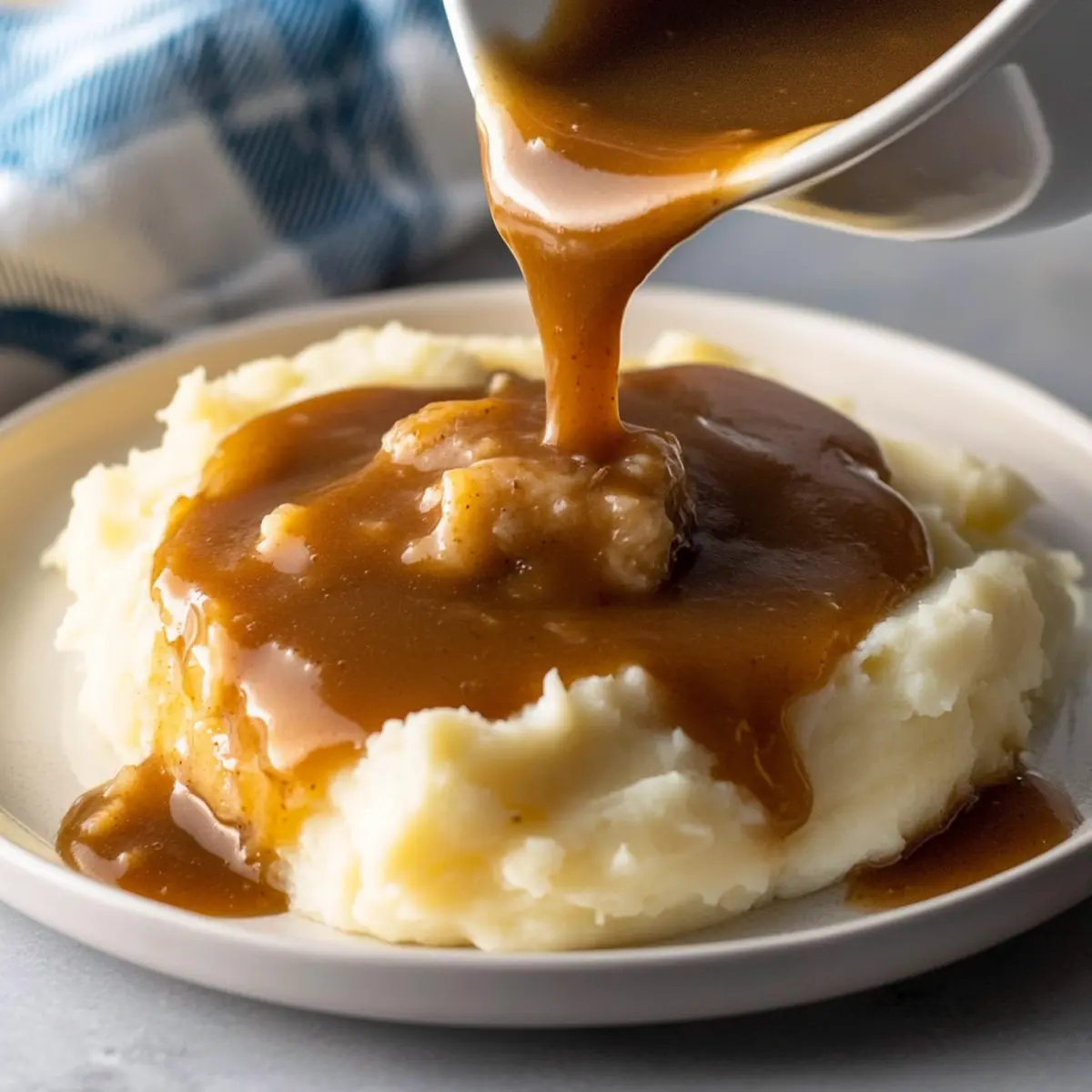Homemade Beef Gravy: Rich Flavor in Just 8 Minutes